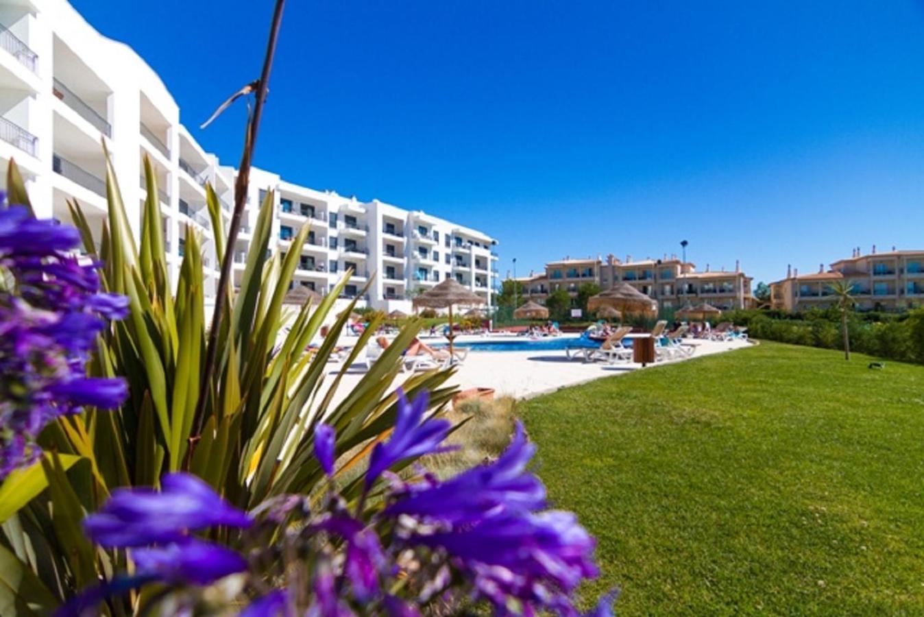 Vista Das Ondas Olhos De Agua Apartment Exteriör bild